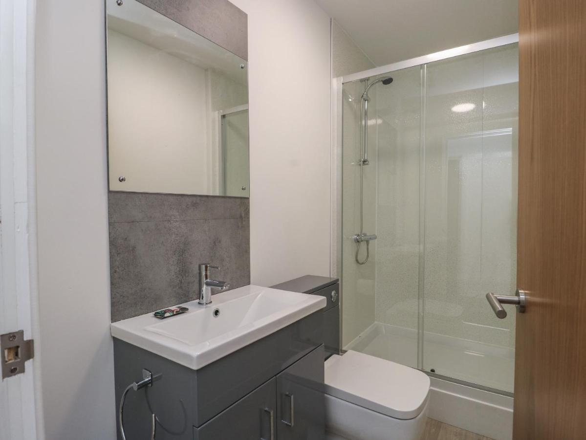 Llety Pen Deitsh 1 Apartment Caernarfon Bagian luar foto