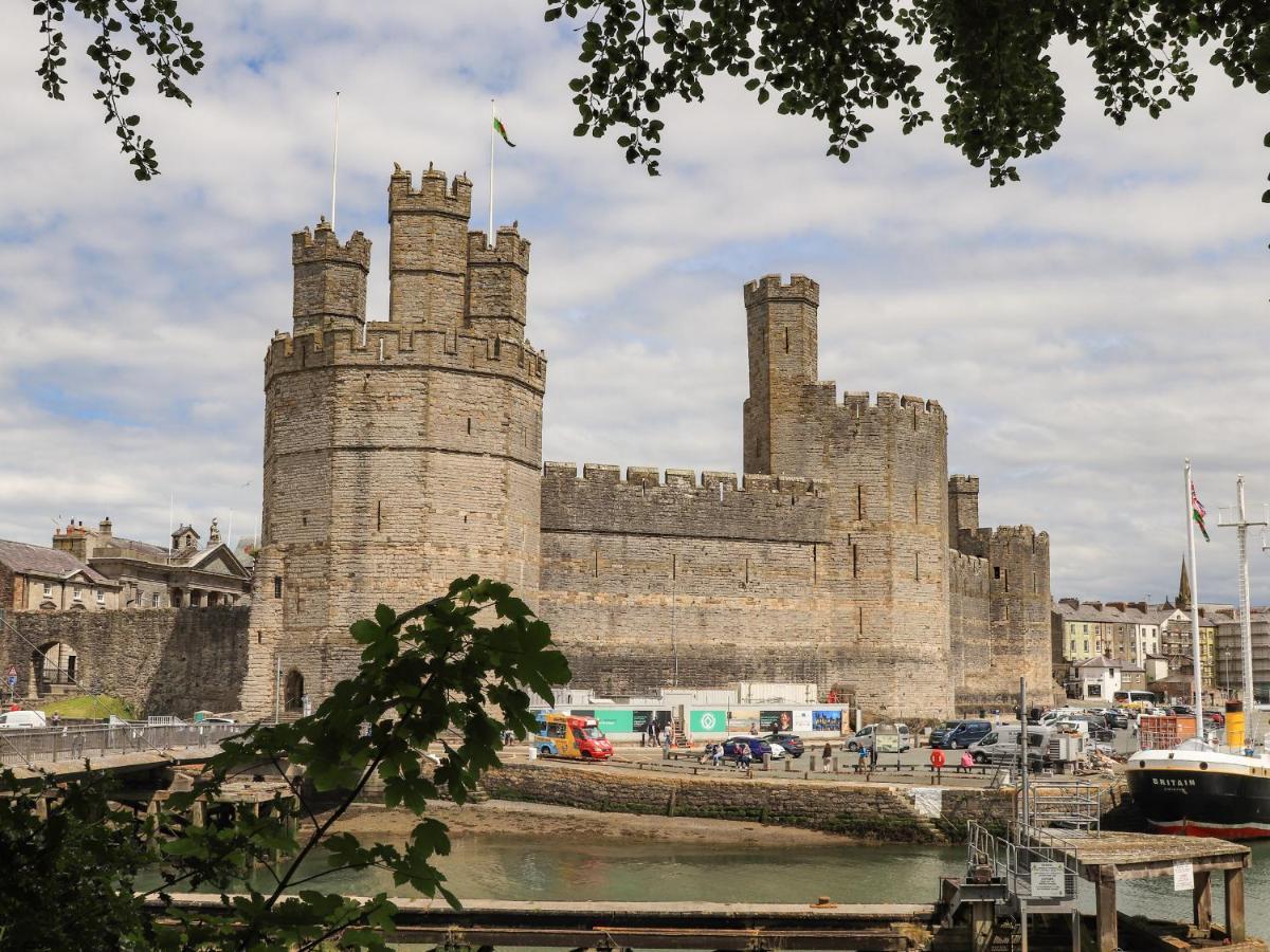 Llety Pen Deitsh 1 Apartment Caernarfon Bagian luar foto