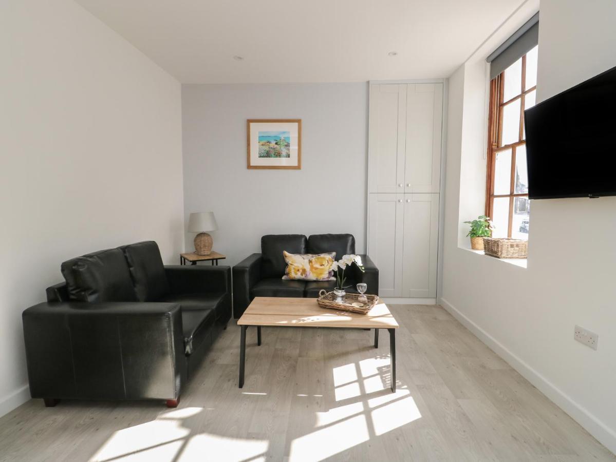 Llety Pen Deitsh 1 Apartment Caernarfon Bagian luar foto