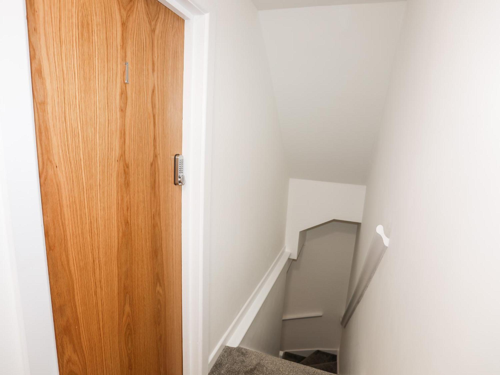Llety Pen Deitsh 1 Apartment Caernarfon Bagian luar foto