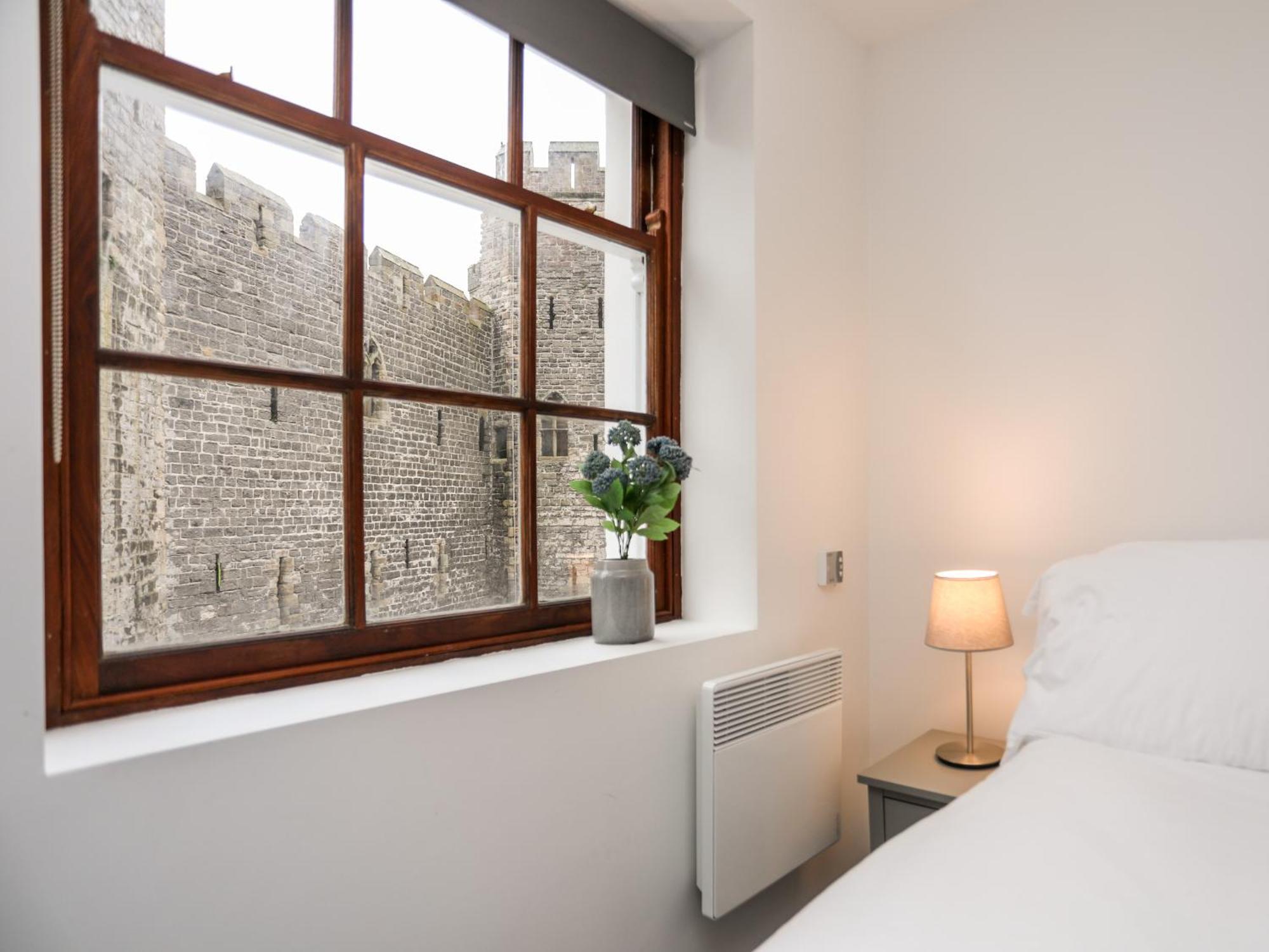 Llety Pen Deitsh 1 Apartment Caernarfon Bagian luar foto