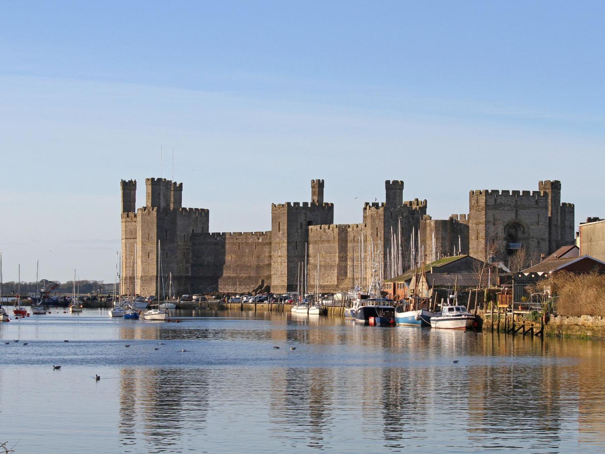 Llety Pen Deitsh 1 Apartment Caernarfon Bagian luar foto
